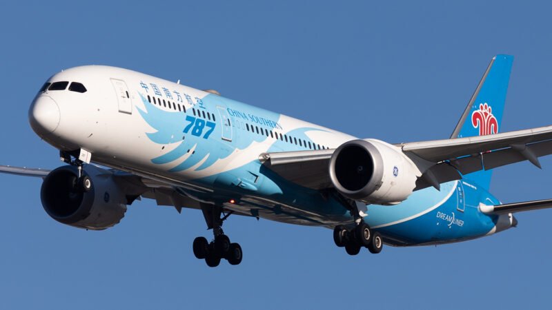China Southern Cancels Auction on 10 Dreamliners in Response to US Tariffs